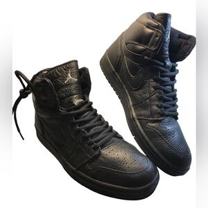 Air Jordan 1 (2001) Black /Silver Size 9.5 Men’s 12 Women’s 136060 002